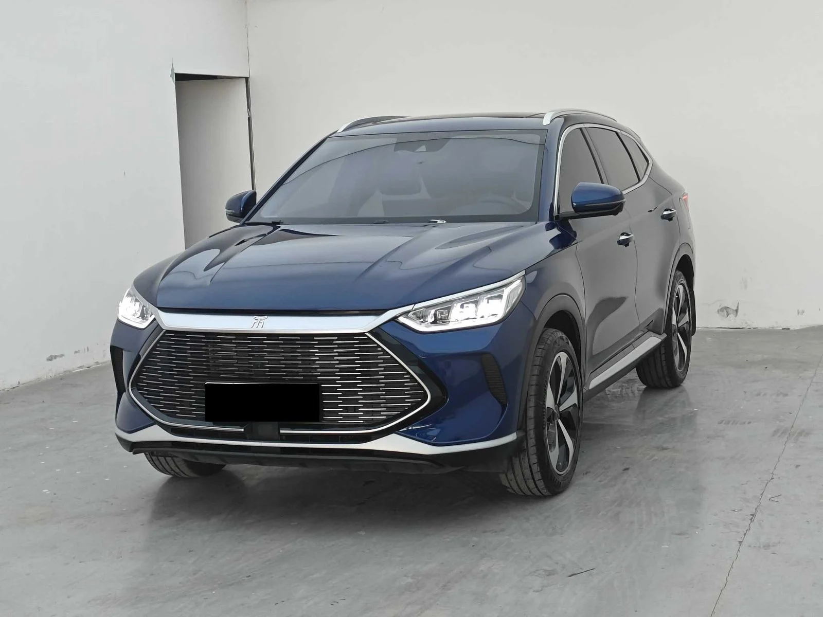 BYD Song PLUS DM-i supplied vehicle photograph 1