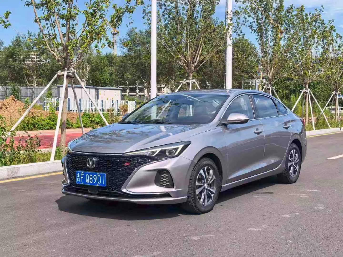 Changan Eado PLUS supplied vehicle photograph 1